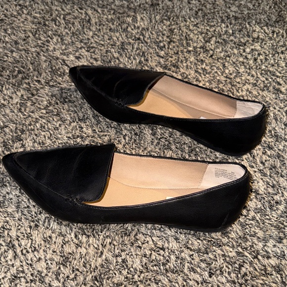 STEVE MADDEN Women's Feather Black Leather Pointed Toe Slip-on Flats 9M - Picture 4 of 6